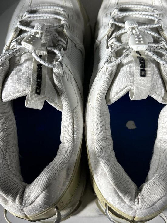Nike Zoom Vomero 5 Roam Mens Running Shoes Size 10.5 White Light Bone Sneakers main image 12